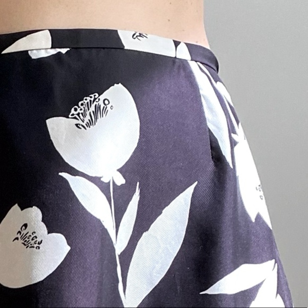 Vintage Caslon 100% Silk A-Line Skirt Black & White Floral Print Size 4 - Picture 6 of 8